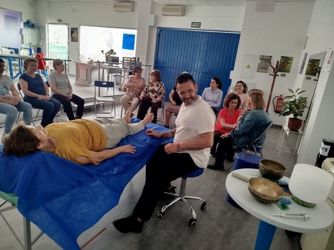 Taller de bienestar en la sede de ALUFI