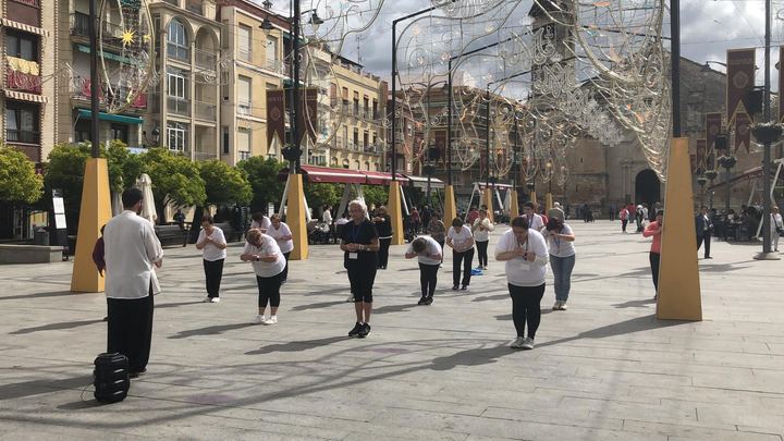 Clase gratuita de Tai Chi de ALUFI en Plaza Nueva